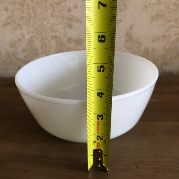 Vintage Fire King mixing bowl - Picture 7 of 7